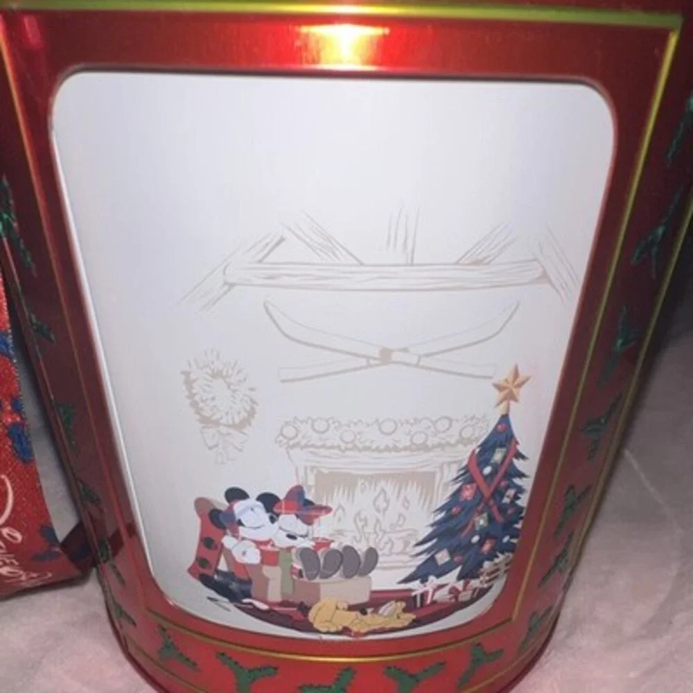 Disney Parks Mickey Mouse Holiday Metal Tin Bucket w/ Lid & Carrystrap works/🎶